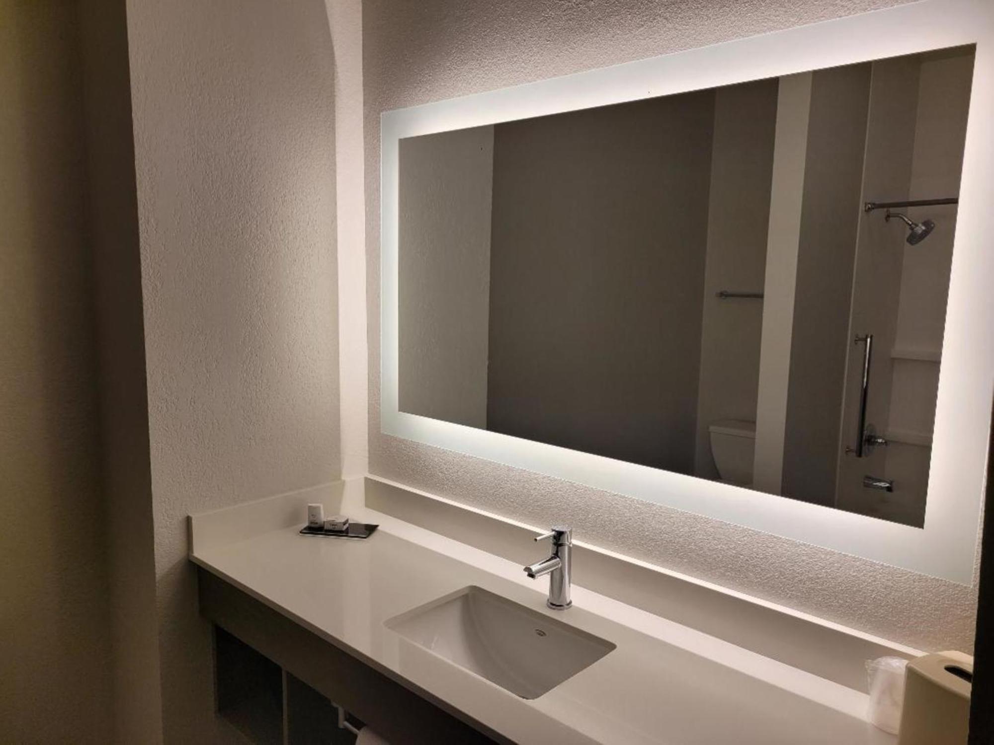 Holiday Inn Express Hotel & Suites Starkville, An Ihg Hotel Ngoại thất bức ảnh