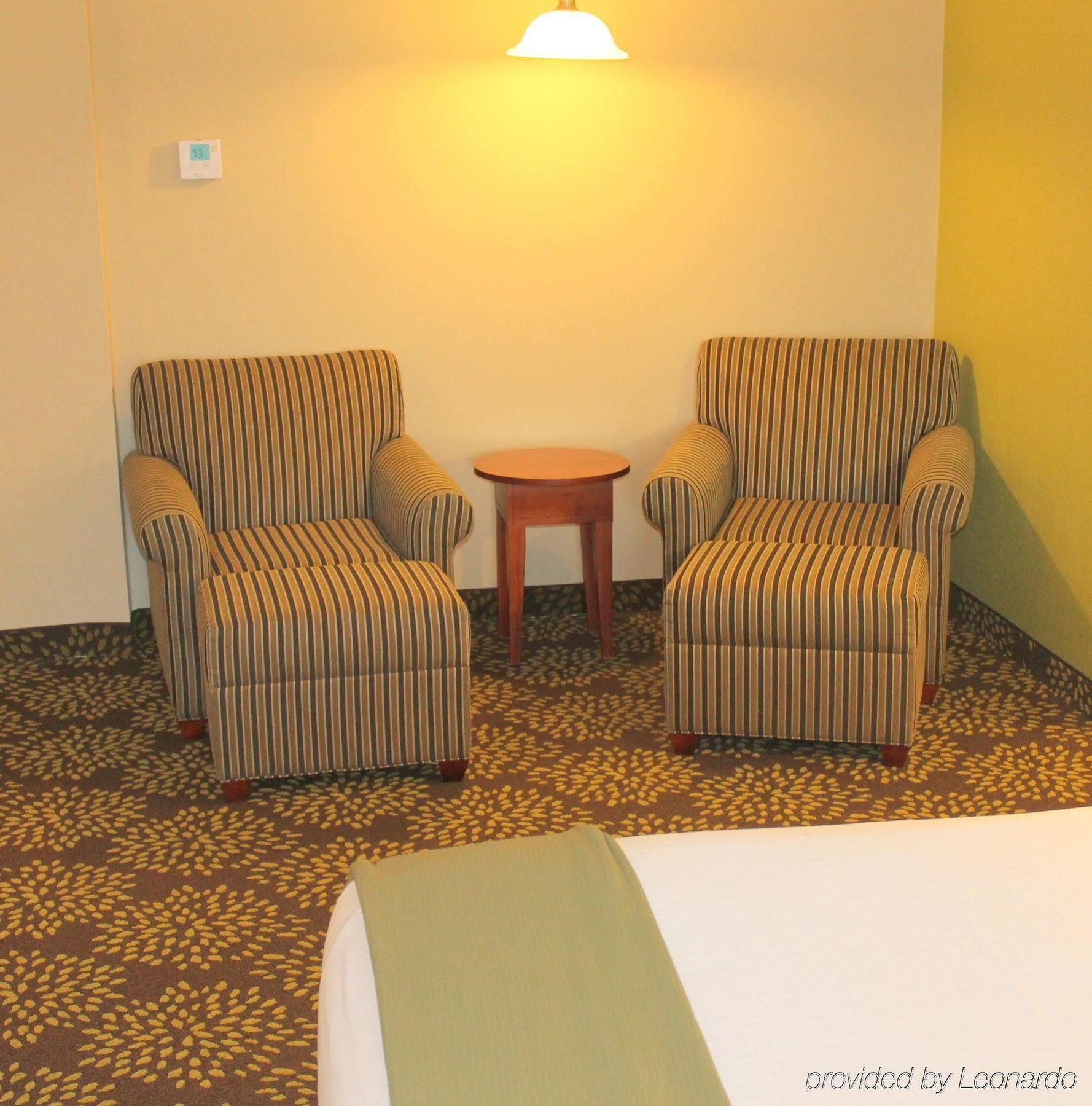 Holiday Inn Express Hotel & Suites Starkville, An Ihg Hotel Ngoại thất bức ảnh